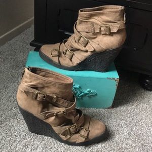 Simply Vera Vera Wang buckle wedge zipped bootie. 3” wedge. Worn once. Like new!